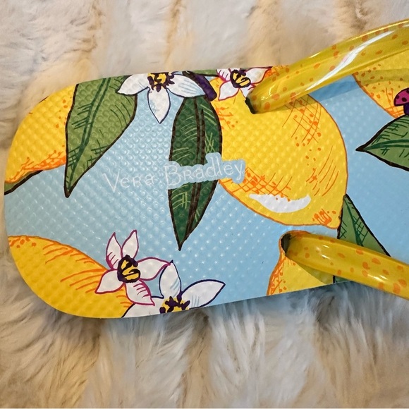 Vera Bradley NEW “Lemon Grove” Flip Flops Size Large (9-10) Lemons 🍋 Summer - Picture 4 of 5